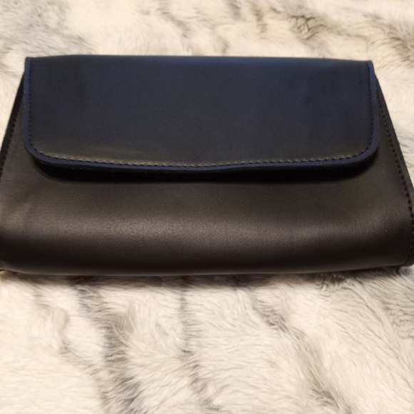 October Jaipur Clutch - Picture 1 of 10